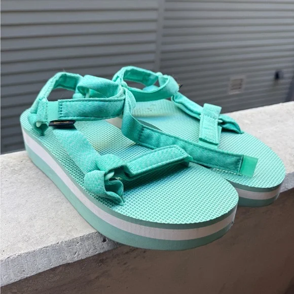 Teva Women’s Teal Platform Sport Sandals - Casual Strap Slides - Picture 1 of 3